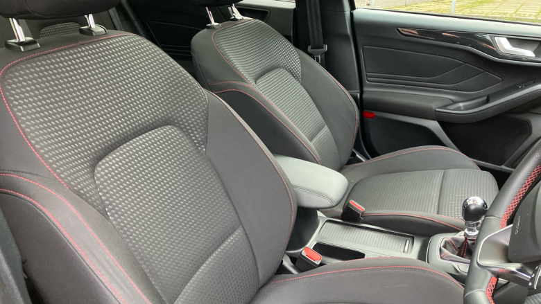 Ford Focus 1.5 EcoBlue 120 ST-Line 5dr Diesel Estate